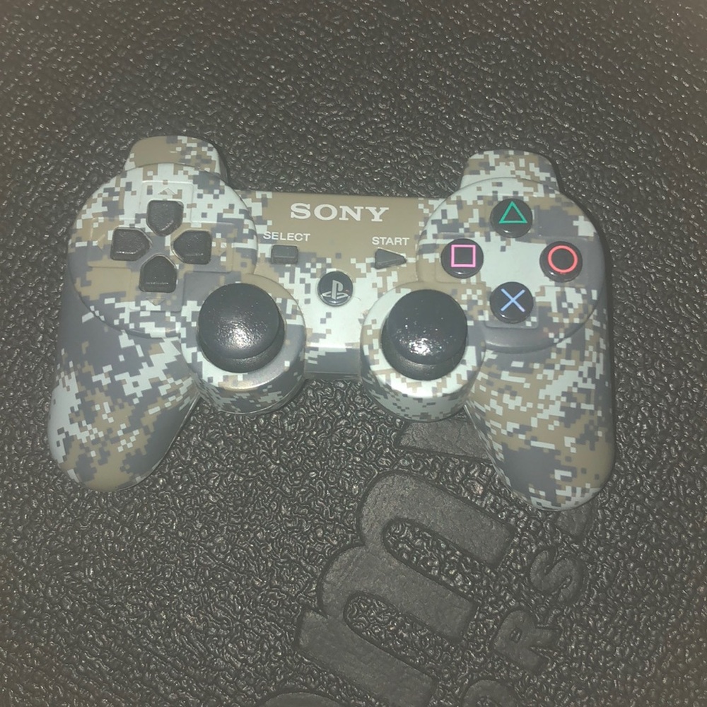 Sony PlayStation 3 wireless remote & charging cabl